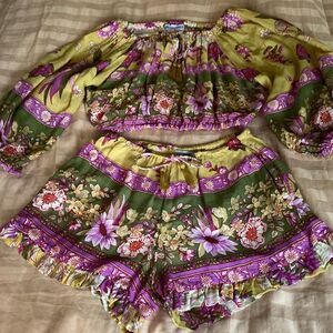 Sand Coachella 2 Pc Girls Top and Shorts in a floral print. Size 8.